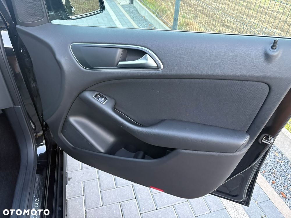 Mercedes-Benz Klasa B 180 CDI (BlueEFFICIENCY) - 20