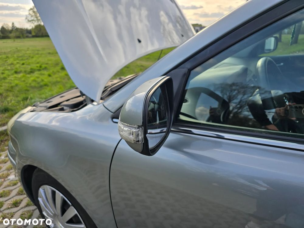 Toyota Avensis 1.6 VVT-i Terra - 17