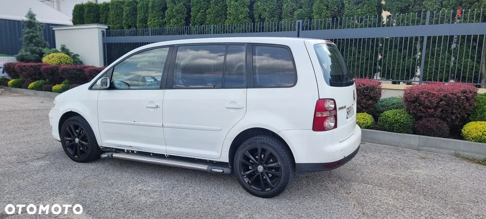 Volkswagen Touran - 2