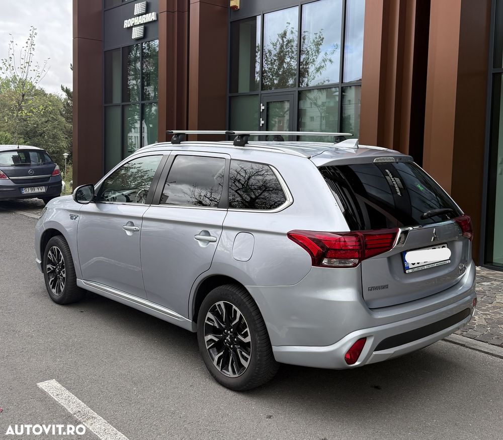 Mitsubishi Outlander 2.0 4WD - 2