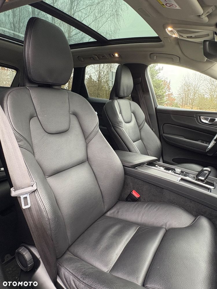 Volvo XC 60 B5 B Momentum Pro - 17