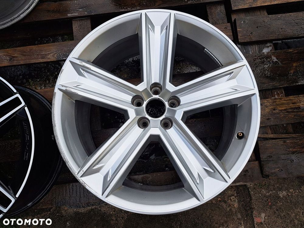 Oryg. Audi Q8 4M8 20 9j Q7 S-Line 4684 - 1