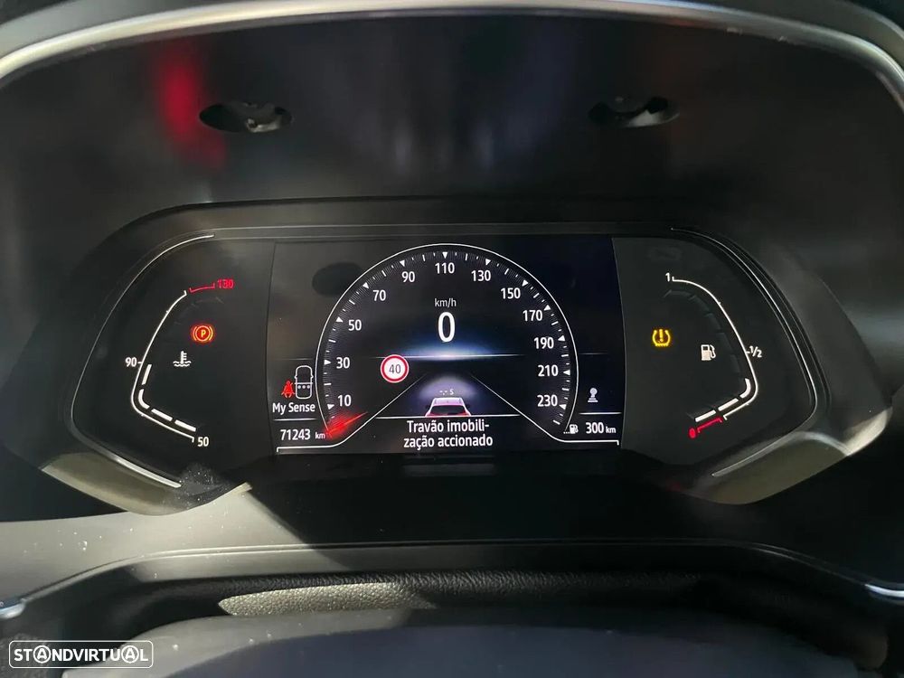 Renault Captur 1.0 TCe Exclusive - 26