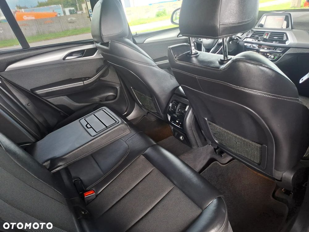 BMW X3 xDrive20d Luxury Line - 24