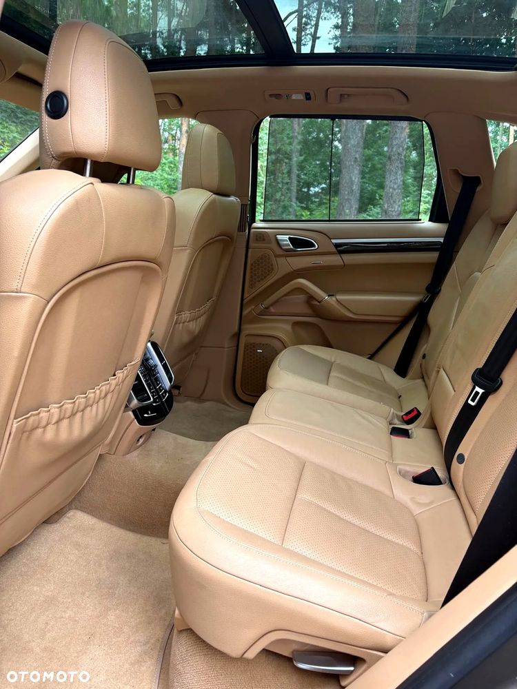 Porsche Cayenne - 7