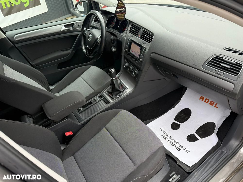 Volkswagen Golf 1.6 TDI DPF Comfortline - 14