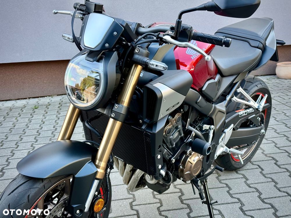 Honda CB - 12