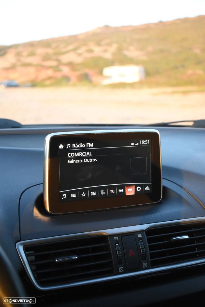 Mazda 3 Hatchback 1.5 Sky-G Evolve Navi - 19