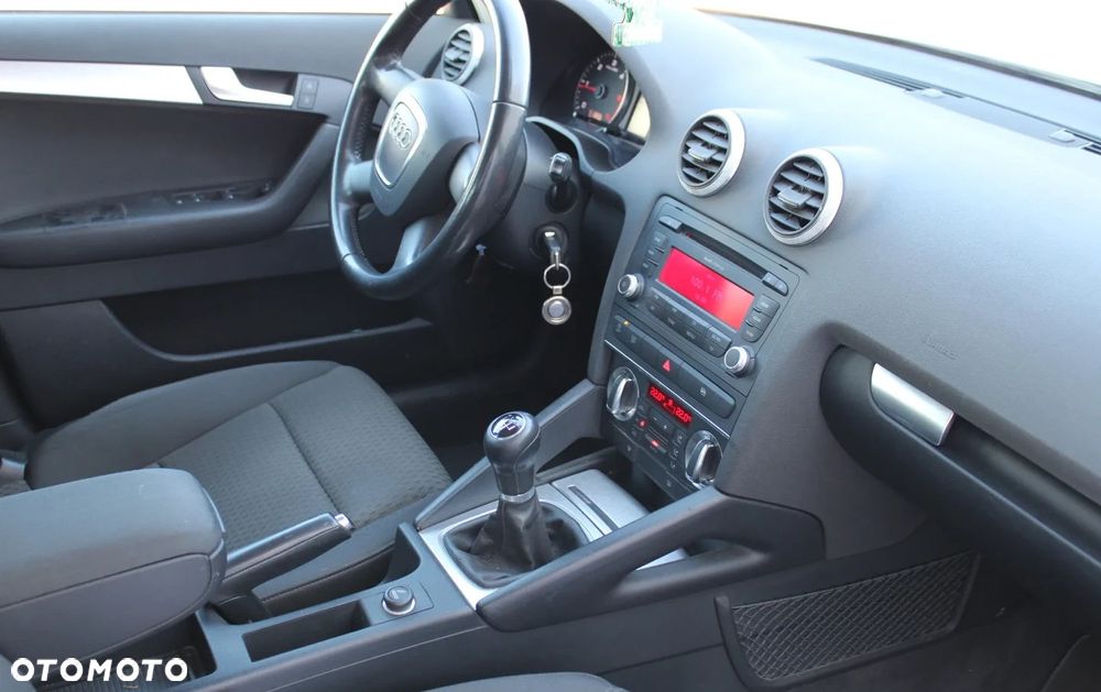 Audi A3 Sportback - 2