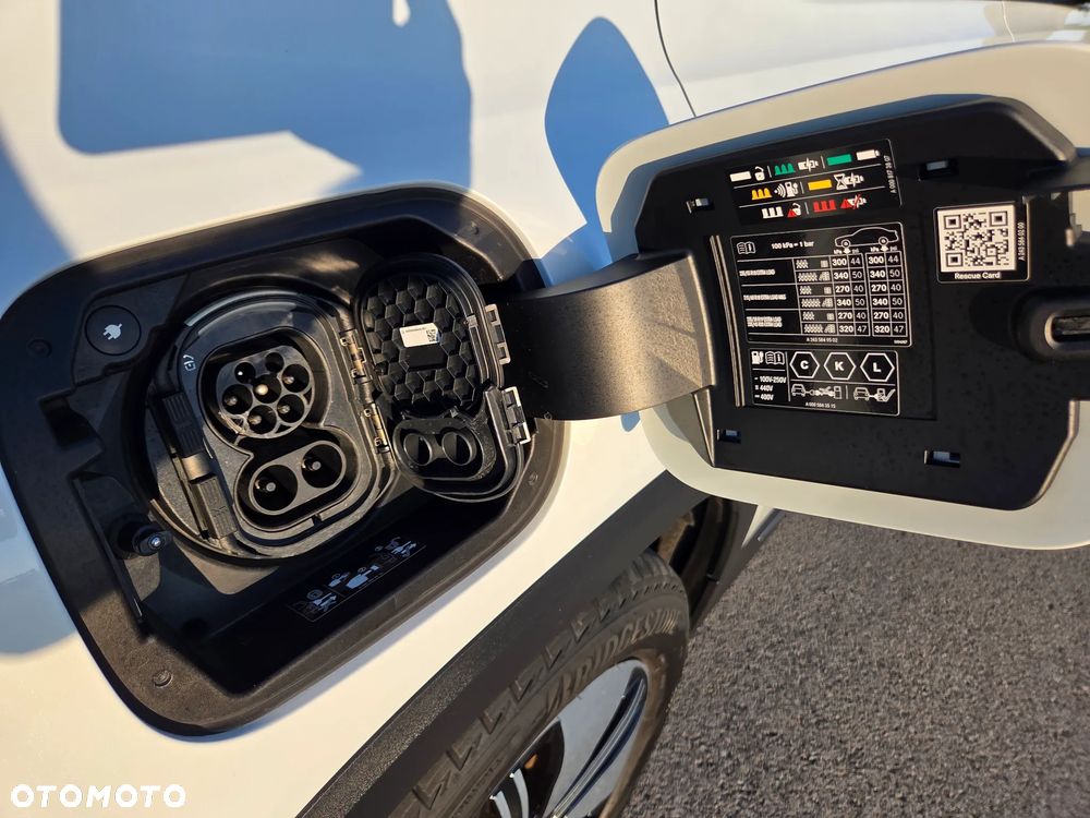 Mercedes-Benz EQB 250 66.5kWh Electric Art - 8