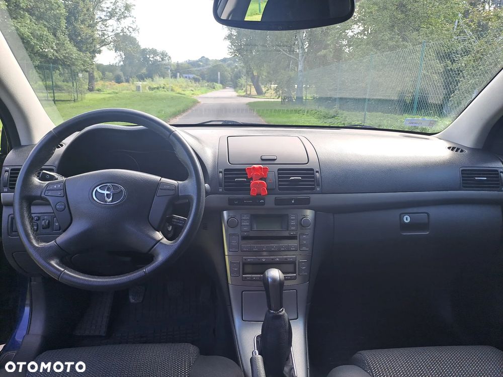 Toyota Avensis - 6