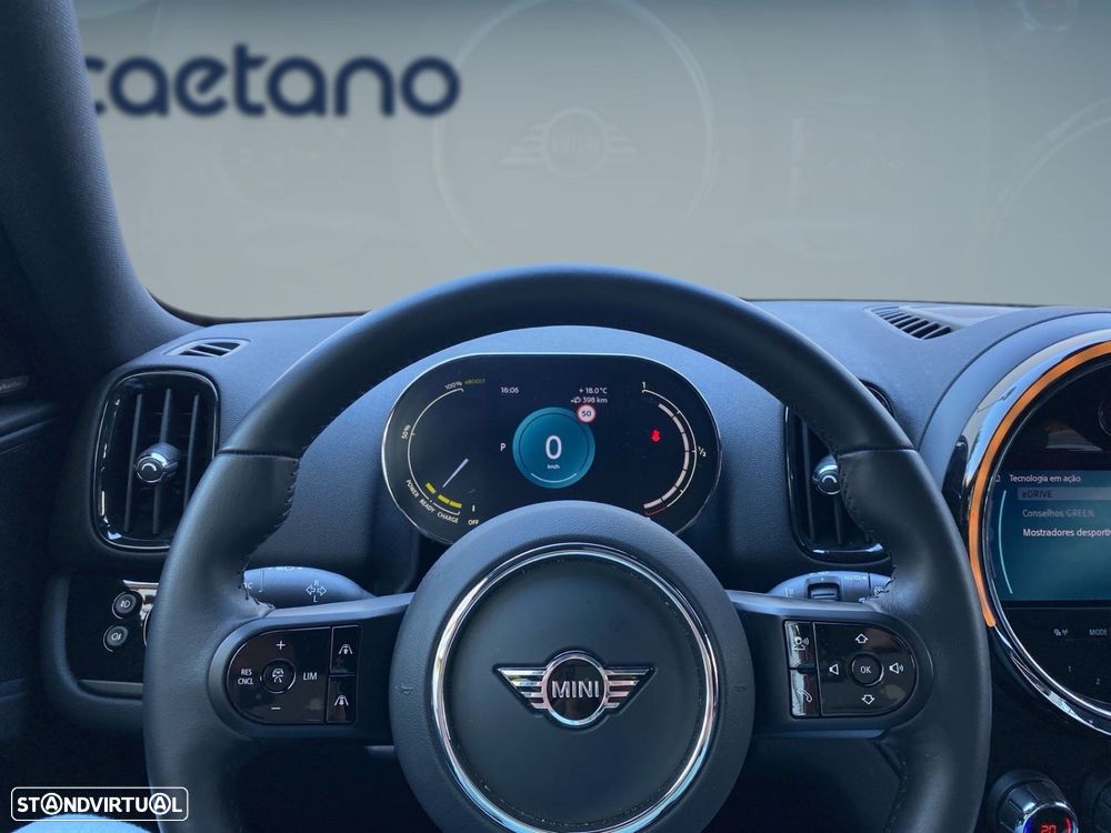 MINI Countryman Cooper SE Premium P. Classic Auto - 7
