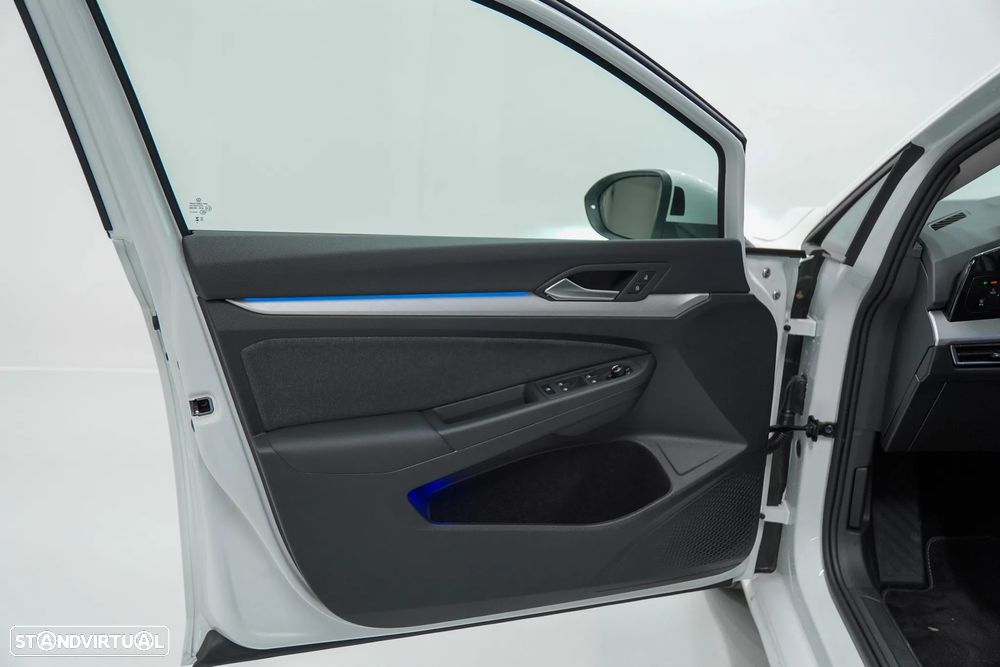 VW Golf 1.5 eTSI Urban DSG - 16