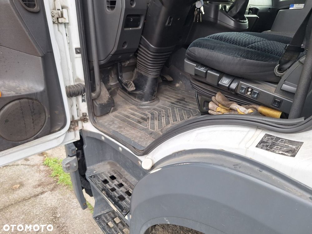 Versalift Atego 1323 - 10