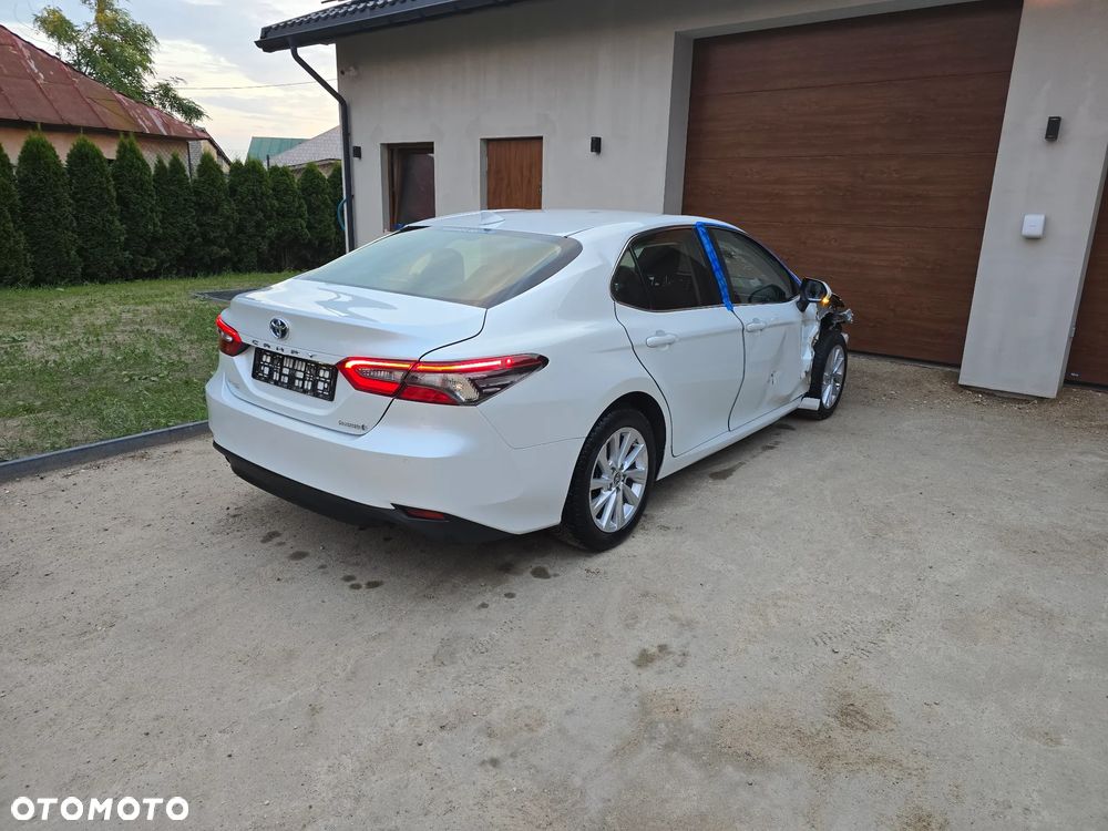 Toyota Camry - 6