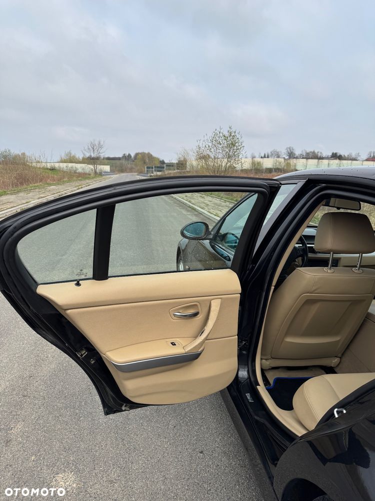 BMW Seria 3 318d - 10