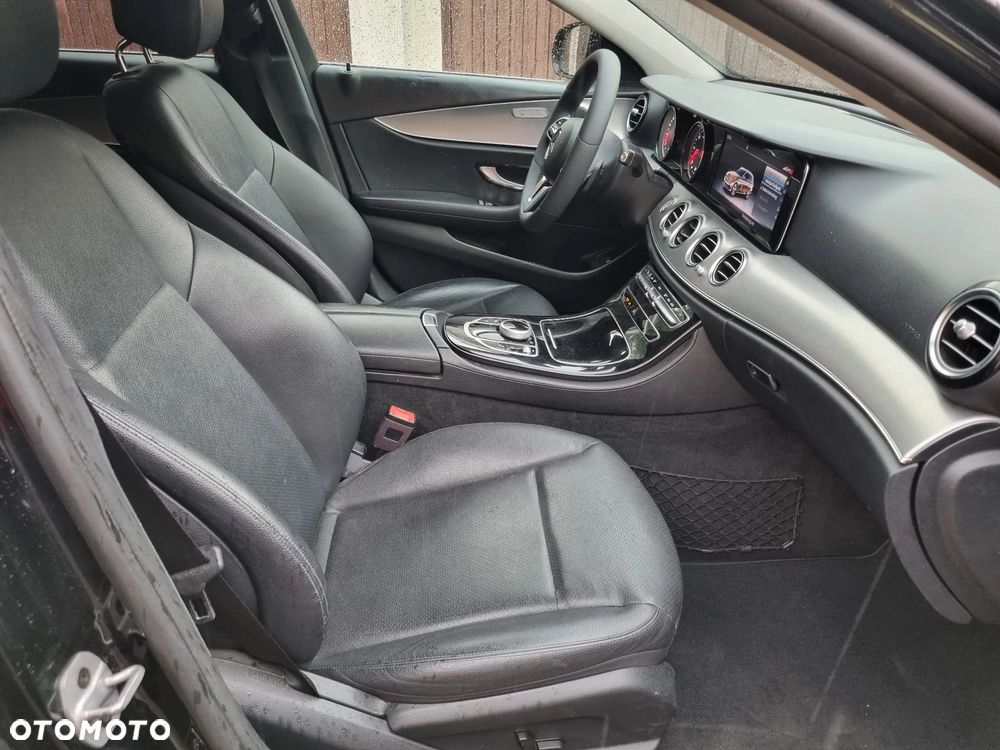 Mercedes-Benz Klasa E 220 d T 9G-TRONIC Avantgarde - 19