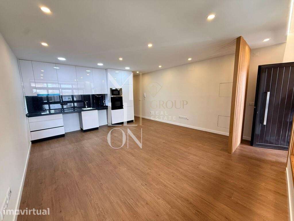Apartamento T2 Totalmente Renovado - Grande imagem: 4/13