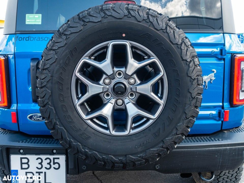 Ford Bronco - 12