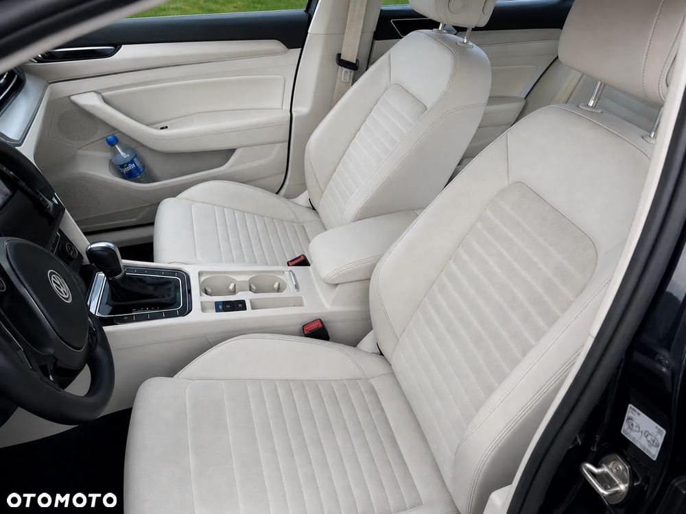 Volkswagen Passat - 13