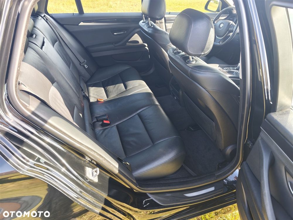 BMW Seria 5 530d xDrive - 26