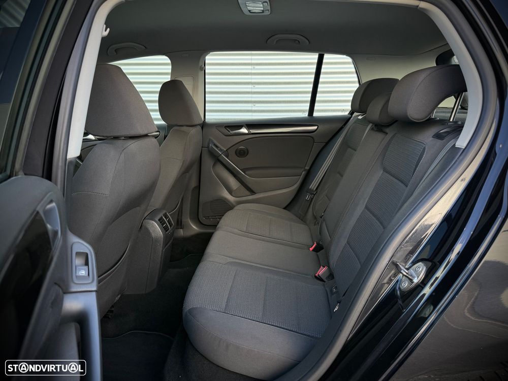 VW Golf 2.0 TDi Confortline - 11