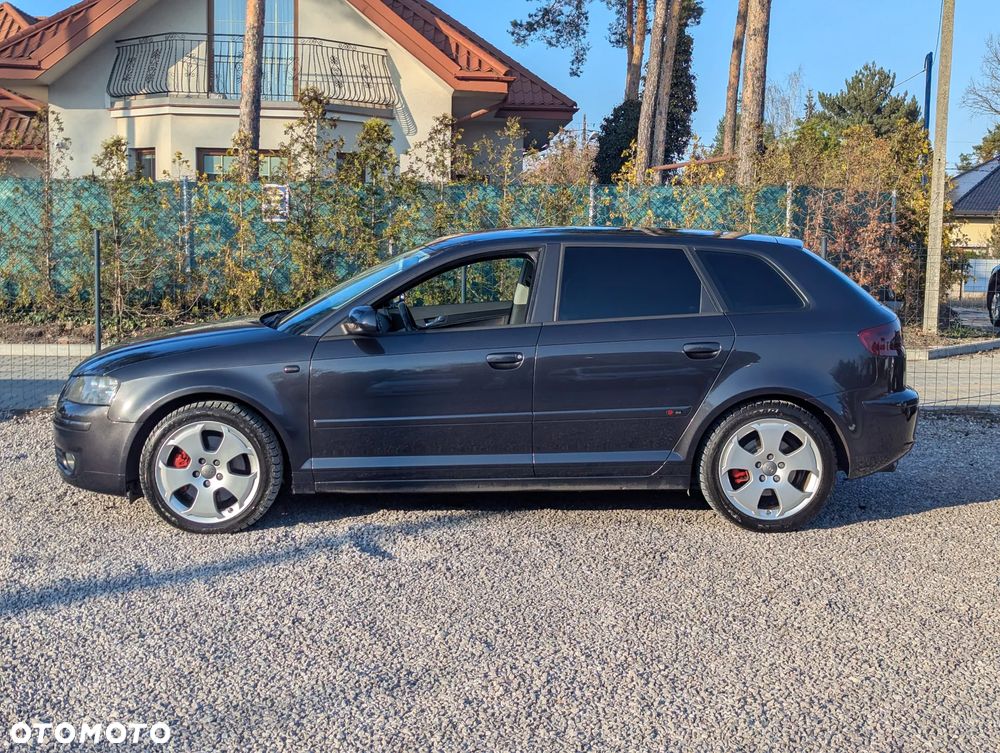 Audi A3 Sportback 2.0 TFSI (DSG) S tronic S line Sportpaket plus - 4