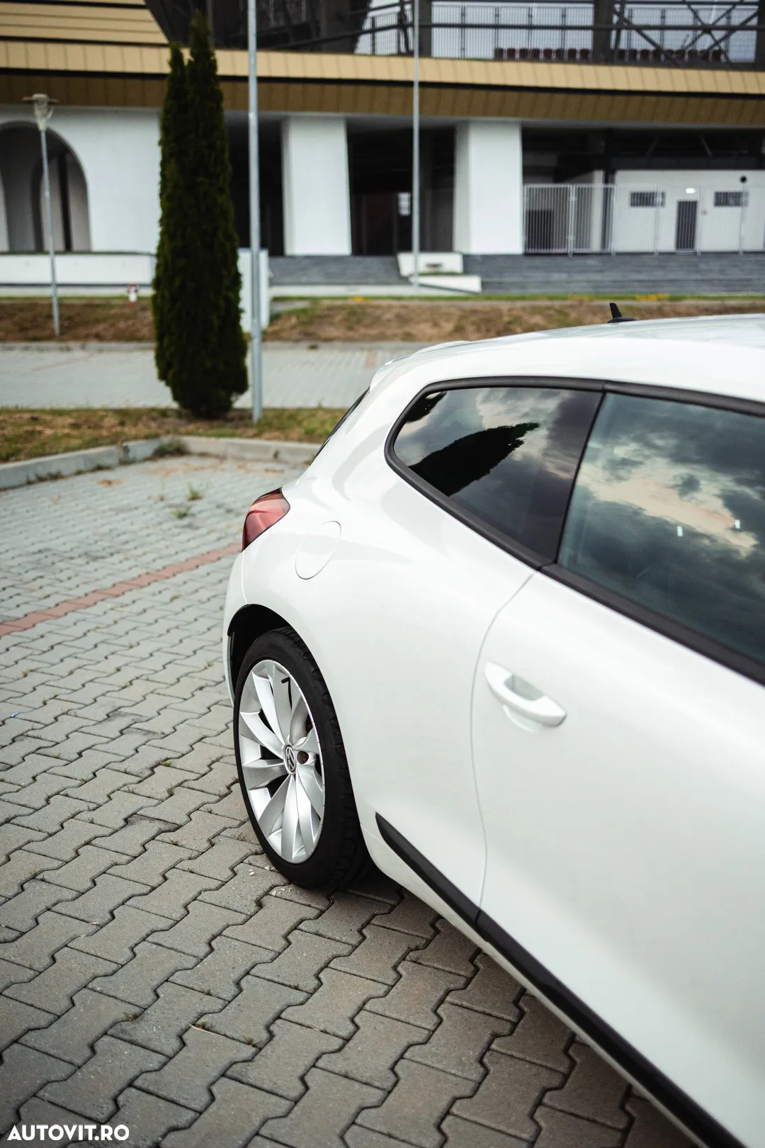 Volkswagen Scirocco 2.0 TDI Blue Motion Technologie - 2