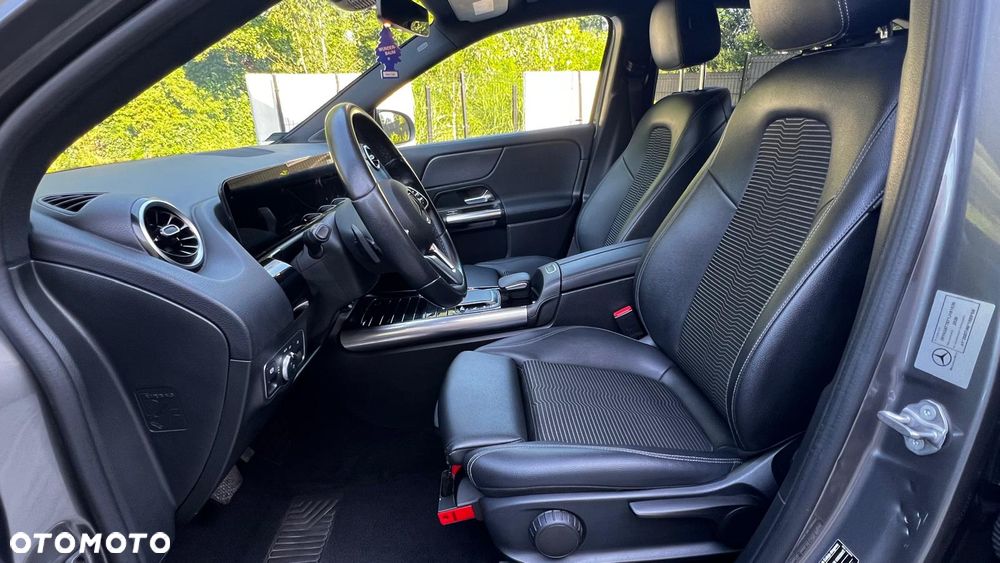 Mercedes-Benz GLA 200 - 24