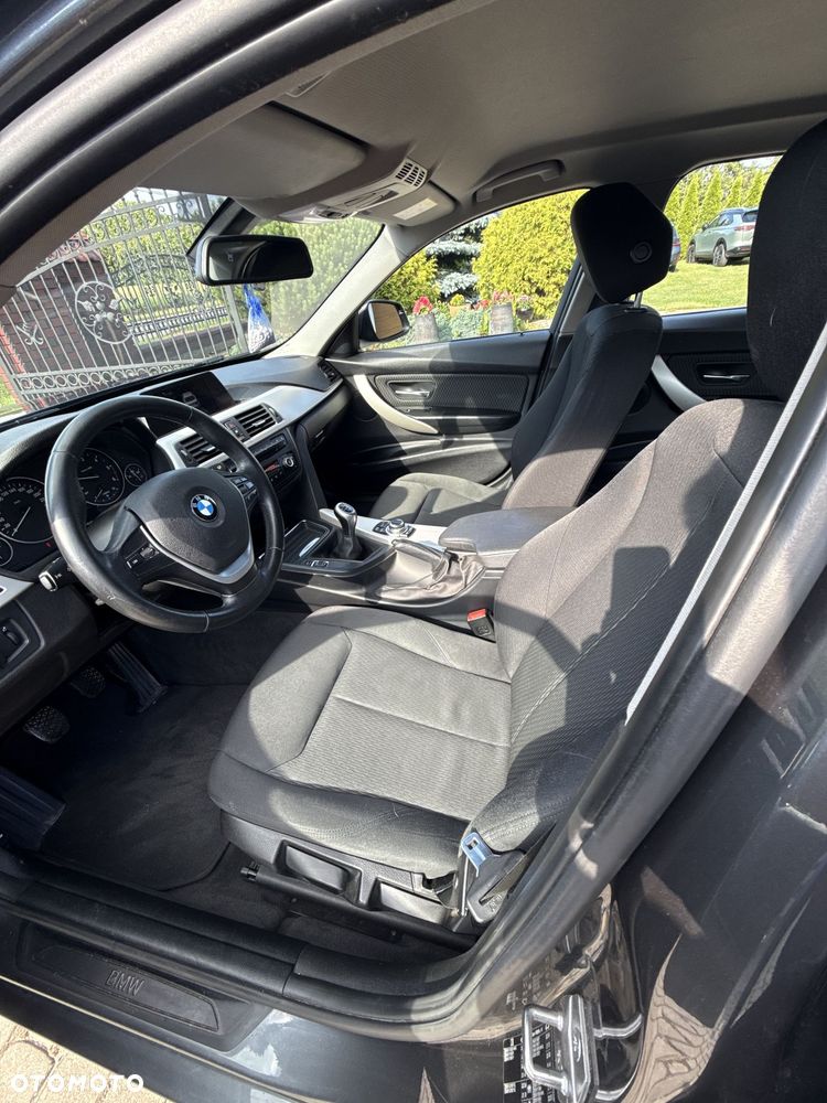 BMW Seria 3 318d - 5