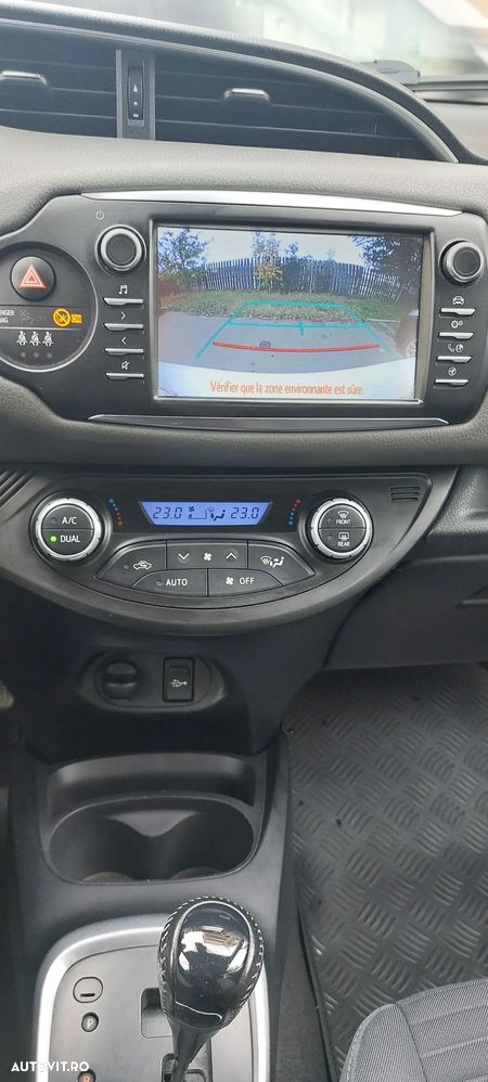 Toyota Yaris 1.5 VVT-i HSD Dynamic - 6