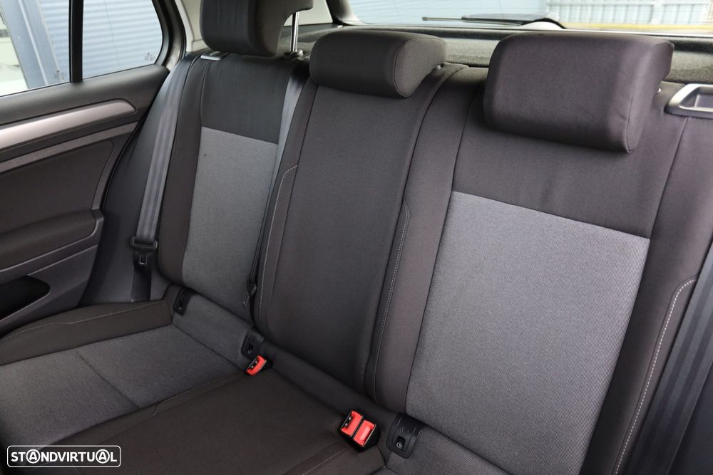 VW Golf 1.6 TDI Trendline - 12