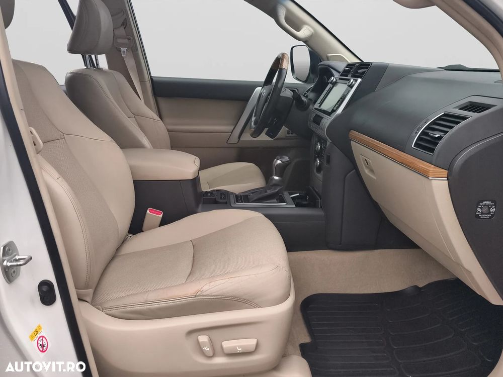 Toyota Land Cruiser - 26