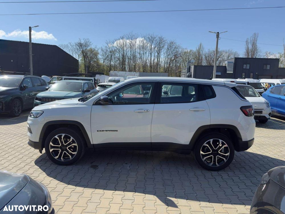 Jeep Compass - 27