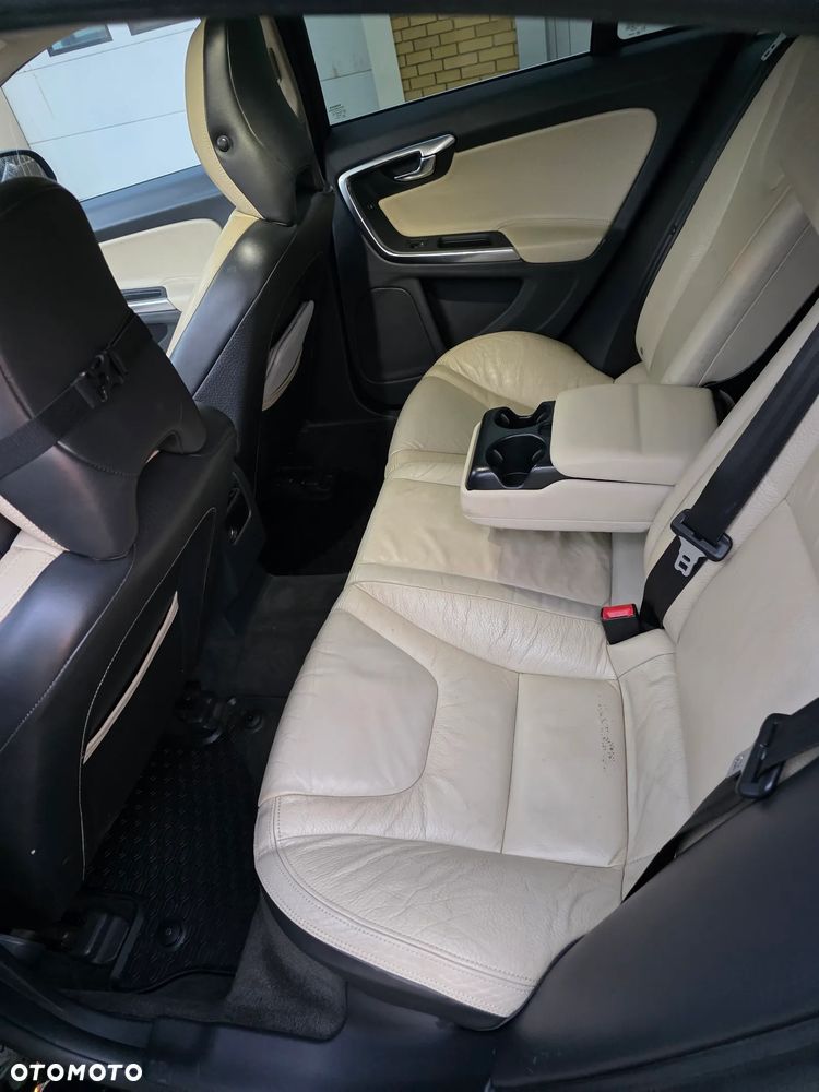 Volvo S60 T6 AWD Momentum - 10