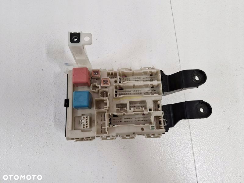 toyota matrix 2 ii e140 1.8 b moduł sterujący skrzynka bezpieczników - 1