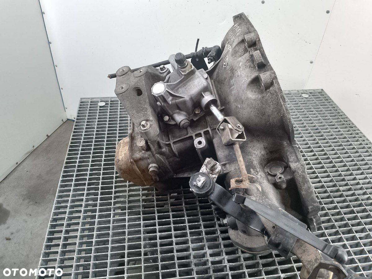 SKRZYNIA BIEGÓW MANUALNA OPEL ASTRA H F17W355 1.7 CDTI - 5