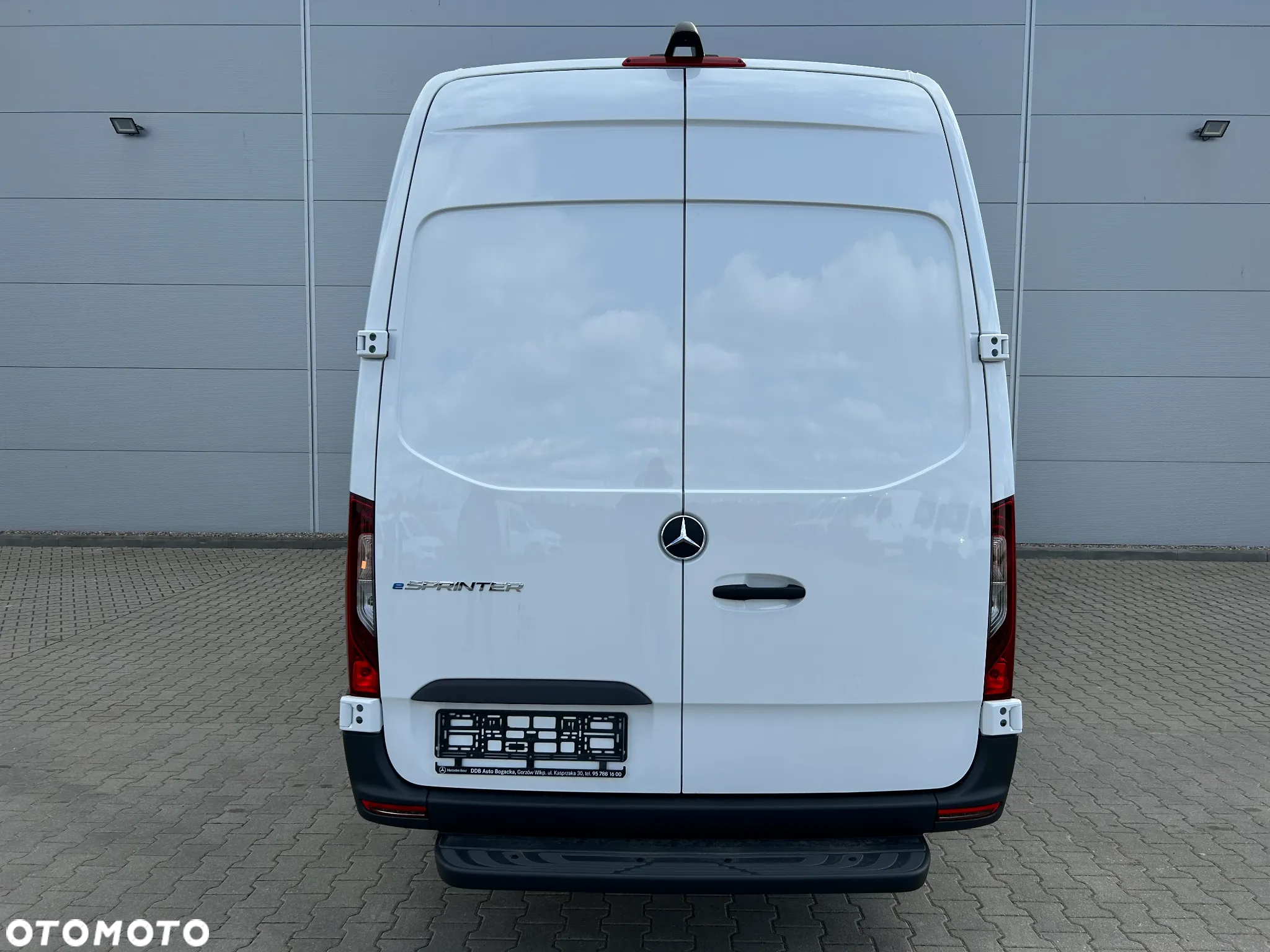 Mercedes-Benz eSPRINTER 314e FURGON DŁUGI - 5