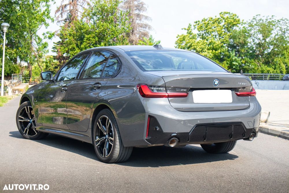BMW Seria 3 330e Aut. M Sport - 39