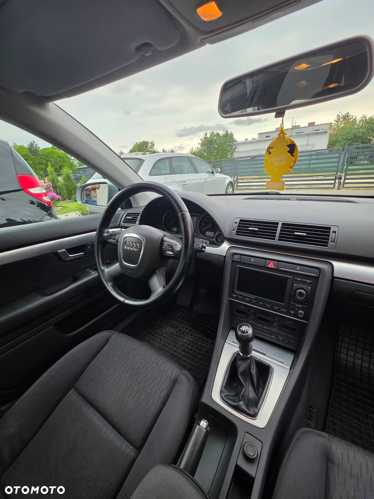 Audi A4 Limousine 1.8 - 7