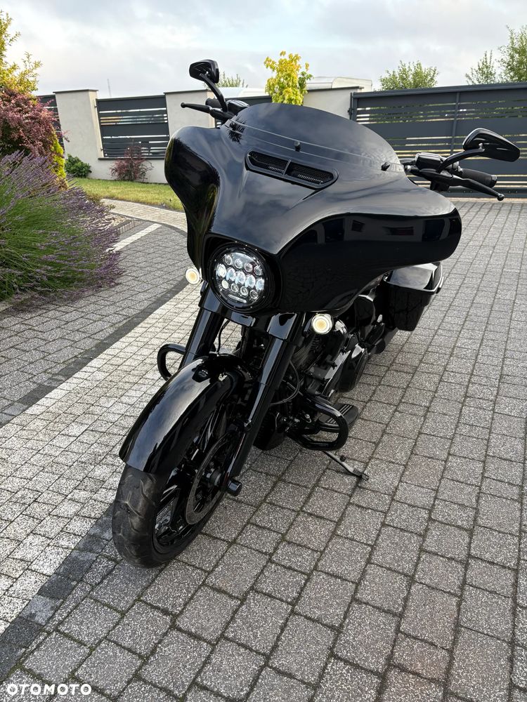 Harley-Davidson Touring Street Glide - 17