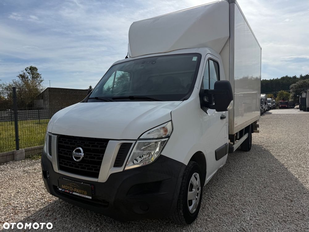 Nissan NV400