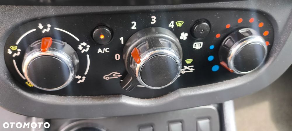 Dacia Duster 1.5 dCi Laureate 4x4 - 27
