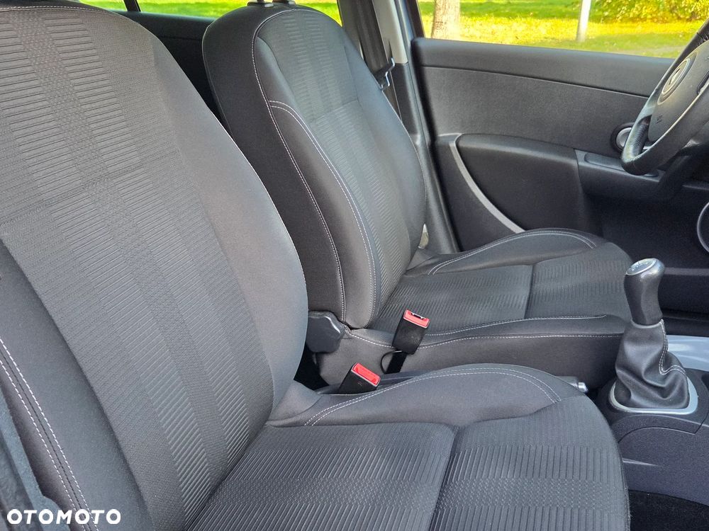 Renault Clio - 33
