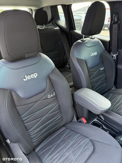 Jeep Renegade - 32