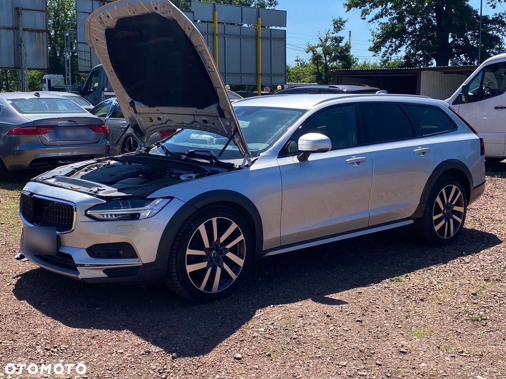 Volvo V90 Cross Country D5 AWD Pro - 2
