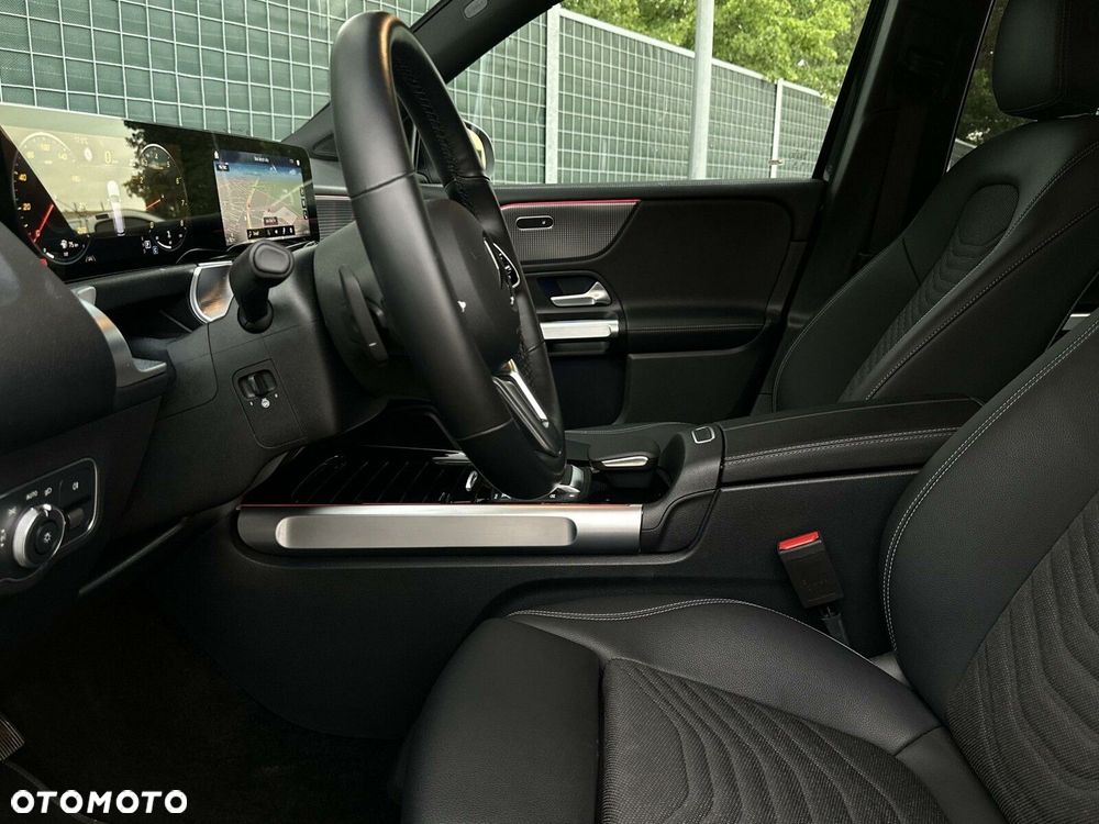Mercedes-Benz GLB 200 Progressive 7G-DCT - 18