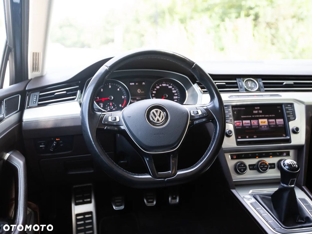 Volkswagen Passat 2.0 TDI BMT Comfortline - 23