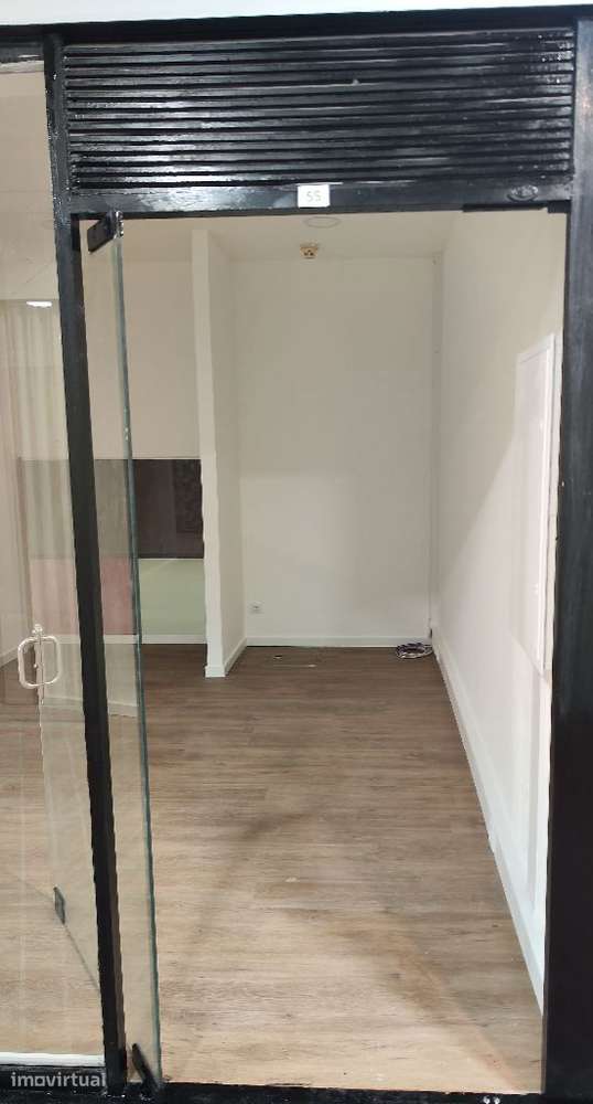 Disponível Loja 55 próxima à Câmara Municipal de Matosinhos - Grande imagem: 3/10