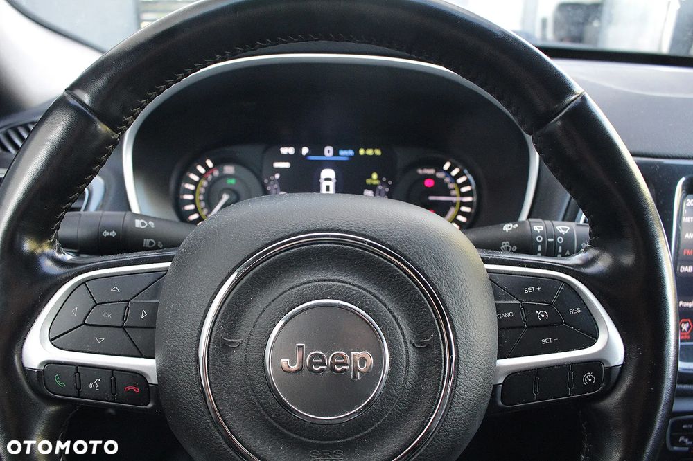Jeep Compass - 23